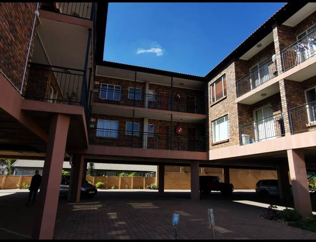2 BEDROOM FLAT SOLD IN DASPOORT